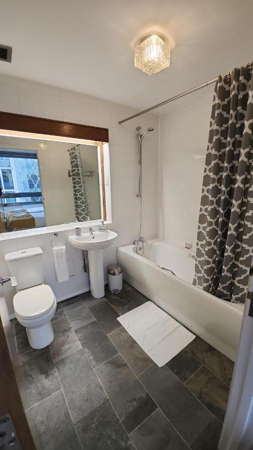 Top Floor Room In Baker St London Exterior photo